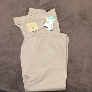 BNWT - light grey cropped pants